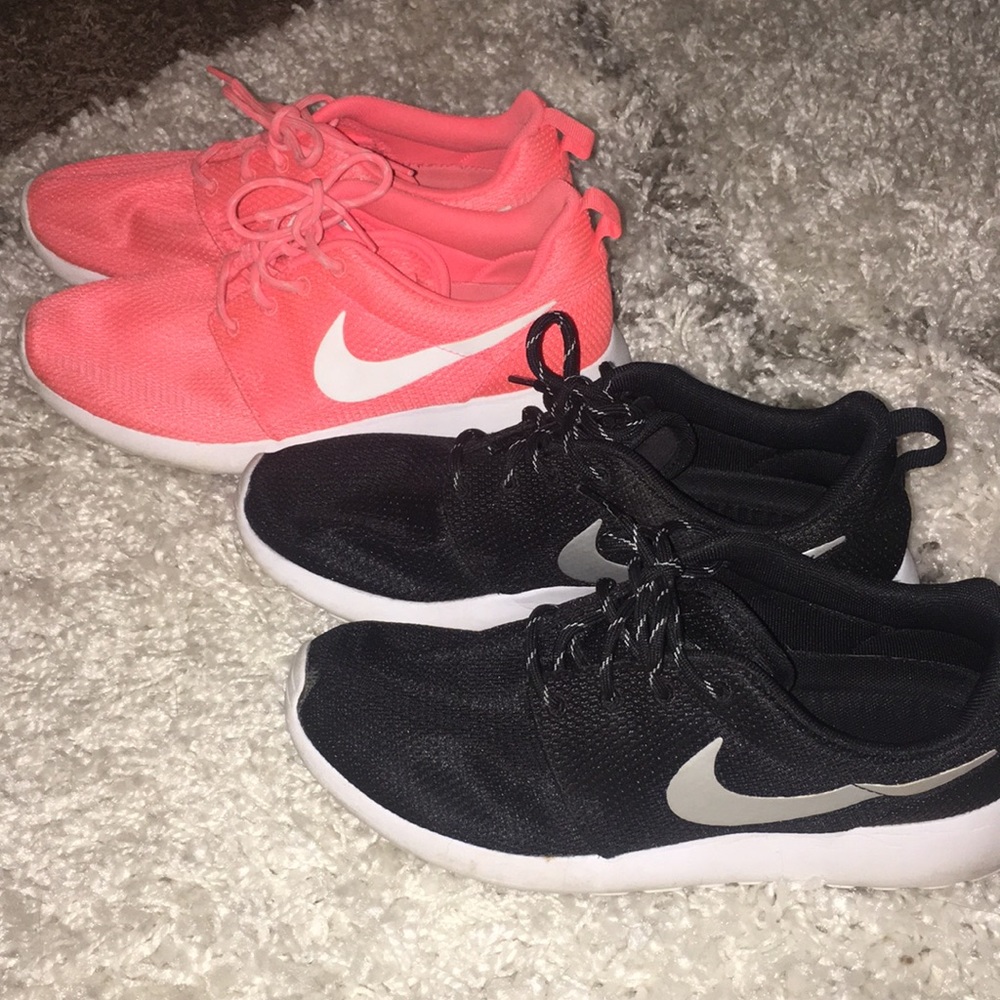 Women's Nike Roshe size 8.5, black and coral